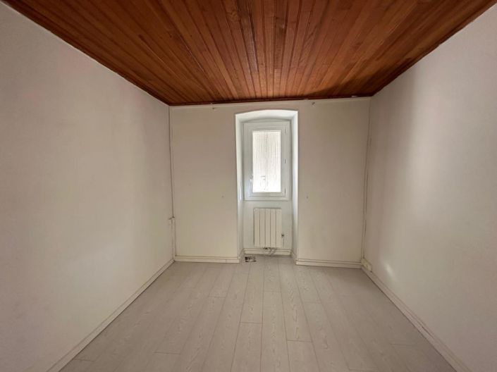 Image No.11-3 Bed House for sale