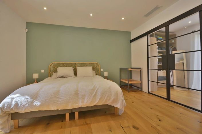 Image No.22-4 Bed House for sale