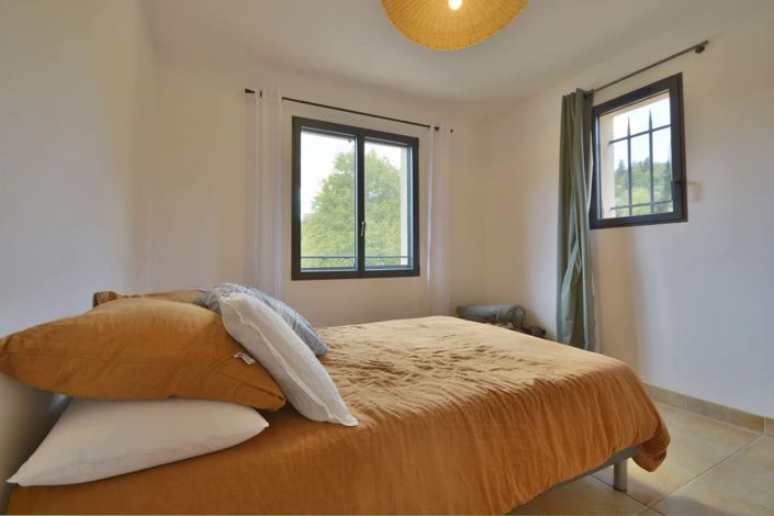 Image No.25-4 Bed House for sale