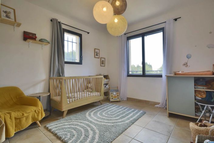 Image No.26-4 Bed House for sale