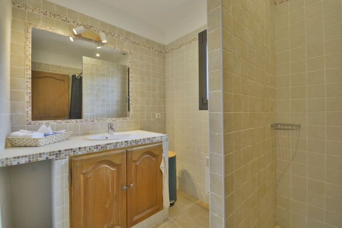 Image No.27-4 Bed House for sale