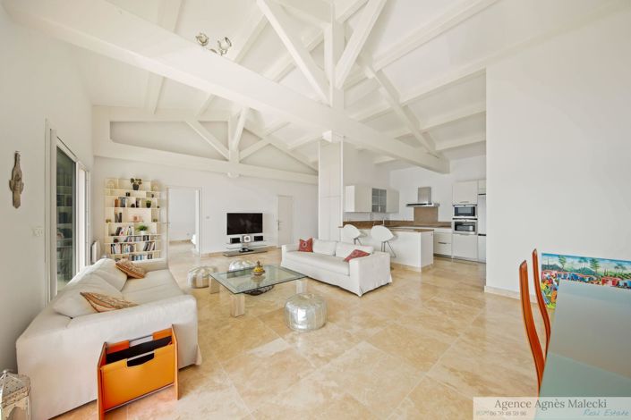 Image No.13-3 Bed House for sale