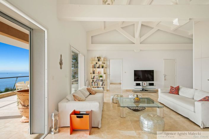 Image No.14-3 Bed House for sale