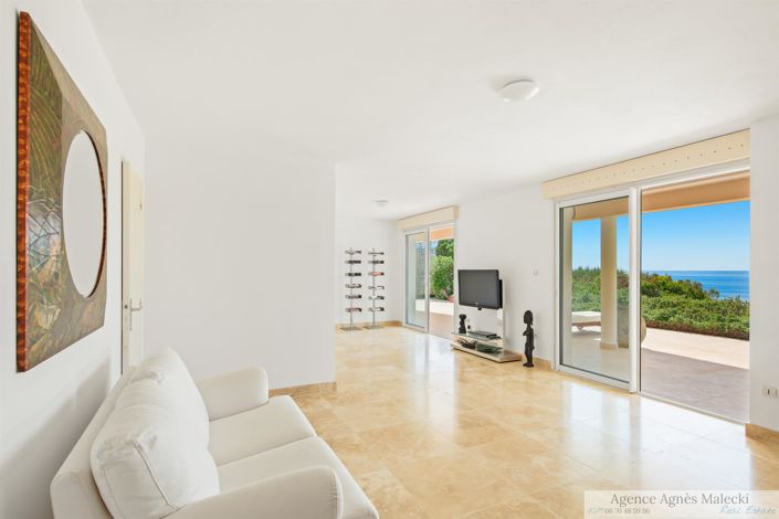 Image No.10-3 Bed House for sale