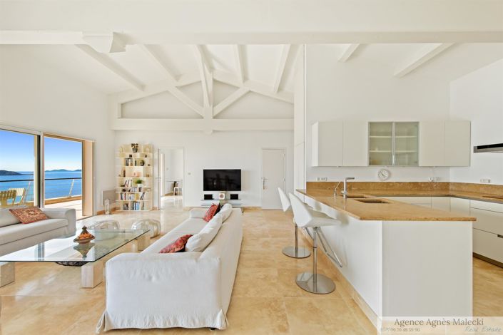 Image No.14-3 Bed House for sale