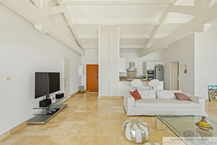 Image No.17-3 Bed House for sale