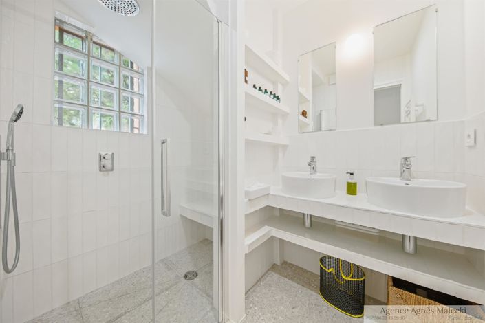 Image No.28-6 Bed House for sale