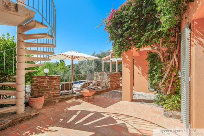 Image No.5-6 Bed House for sale