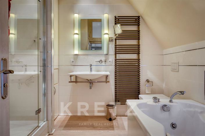 Image No.13-6 Bed House for sale