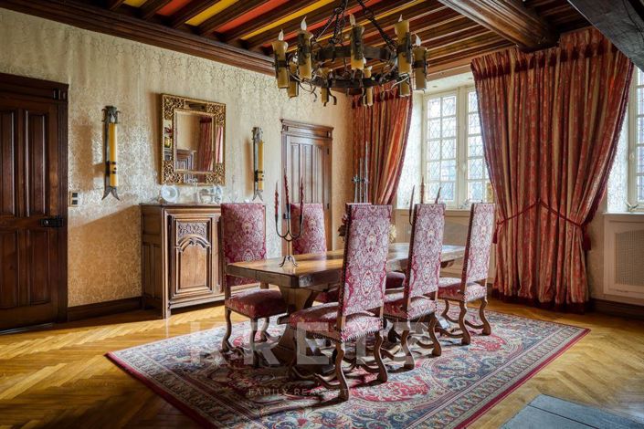 Image No.5-6 Bed House for sale