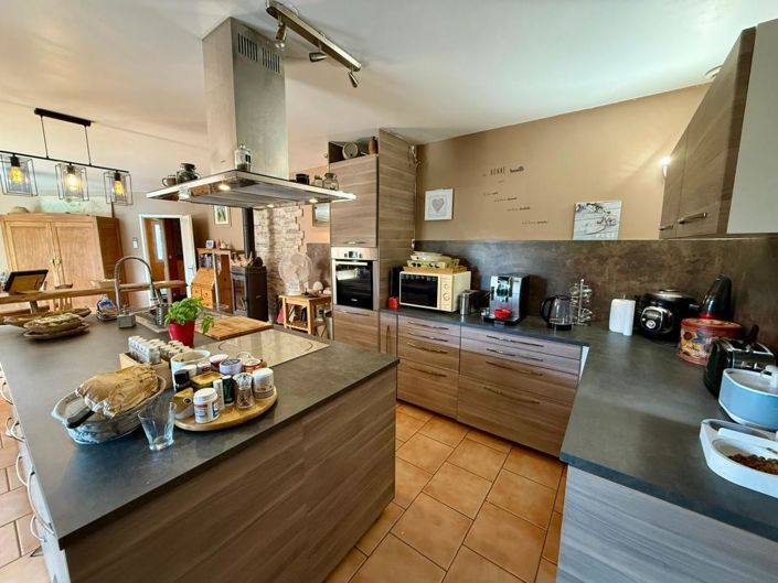 Image No.10-4 Bed House for sale