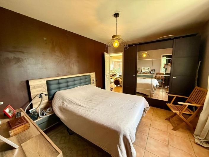 Image No.12-4 Bed House for sale