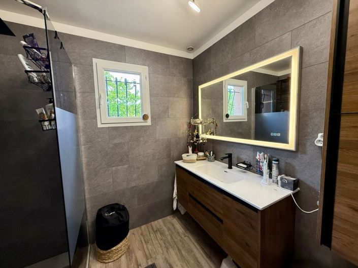 Image No.16-4 Bed House for sale