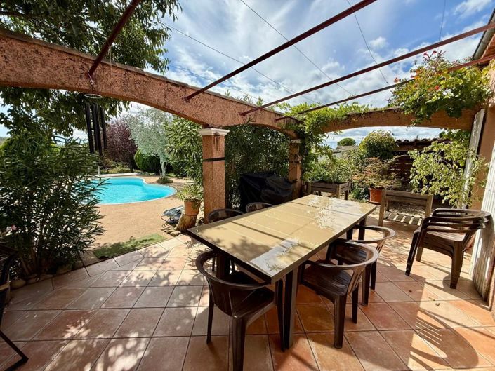 Image No.7-4 Bed House for sale