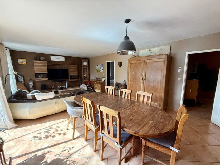 Image No.8-4 Bed House for sale