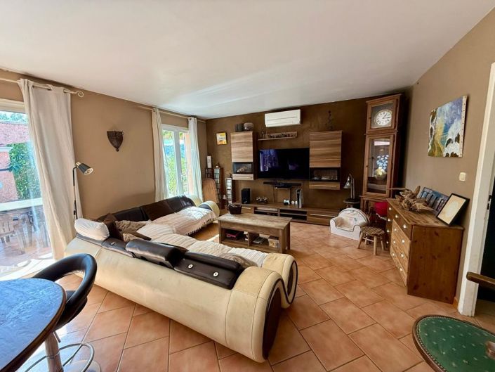 Image No.9-4 Bed House for sale