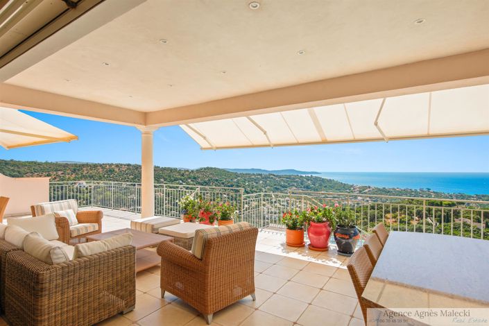 Image No.1-4 Bed House for sale