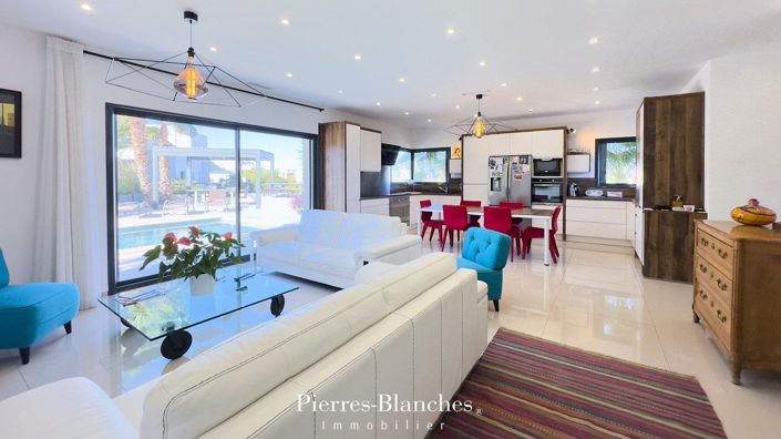 Image No.3-4 Bed House for sale