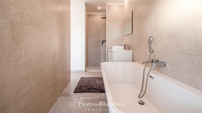 Image No.14-4 Bed House for sale