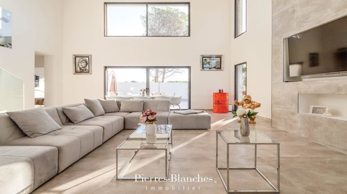 Image No.5-4 Bed House for sale