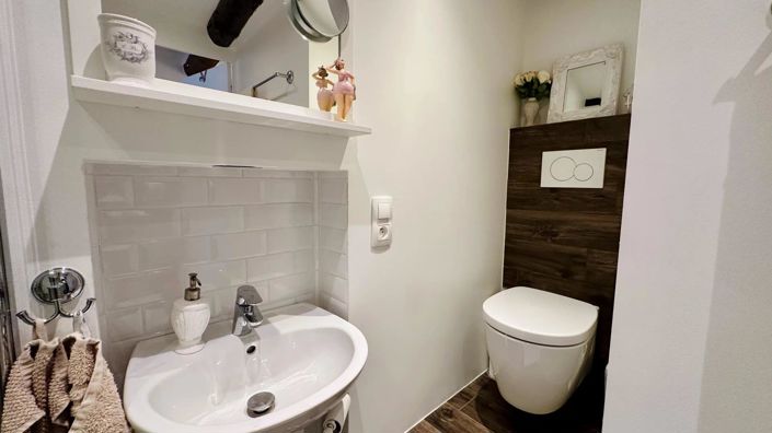 Image No.16-House for sale