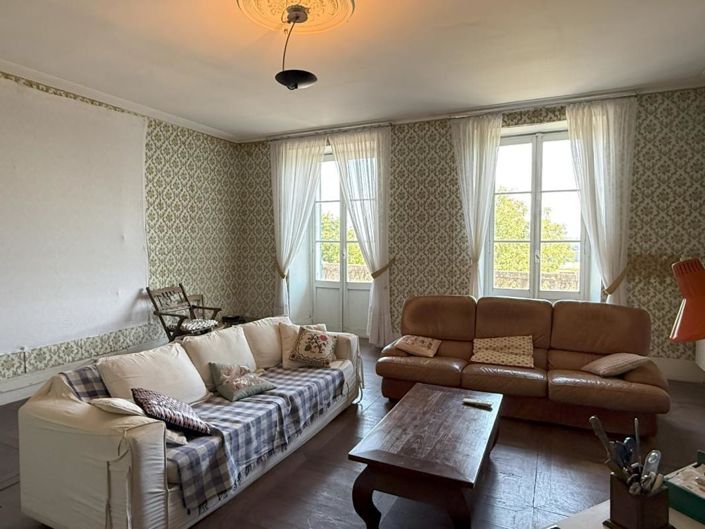 Image No.4-6 Bed House for sale