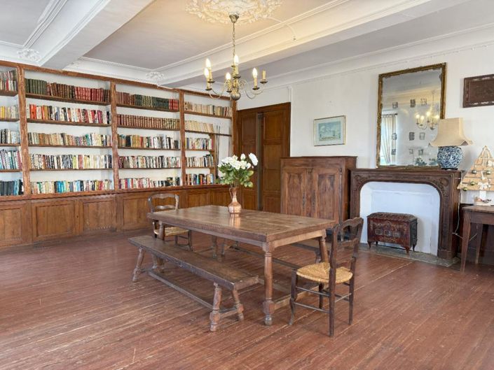 Image No.5-6 Bed House for sale