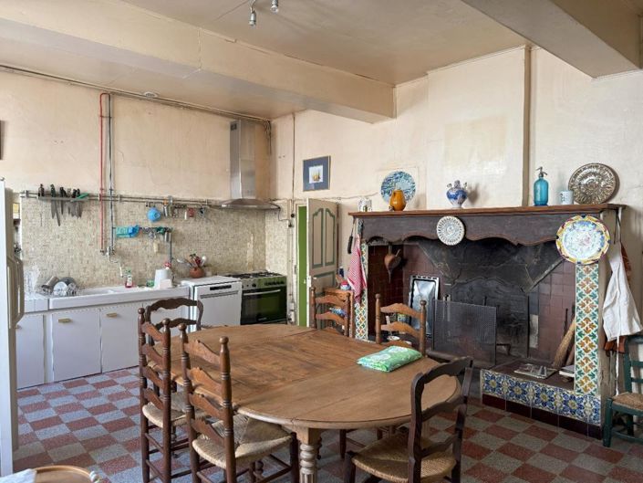 Image No.7-6 Bed House for sale