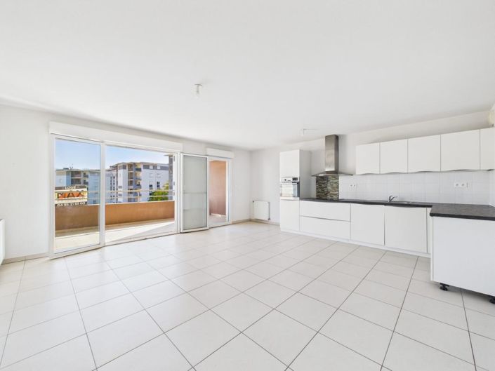 Image No.2-3 Bed Apartment for sale