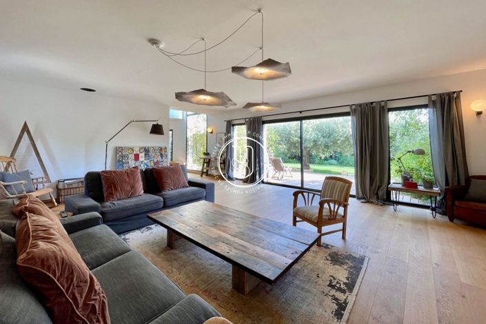 Image No.4-4 Bed House for sale