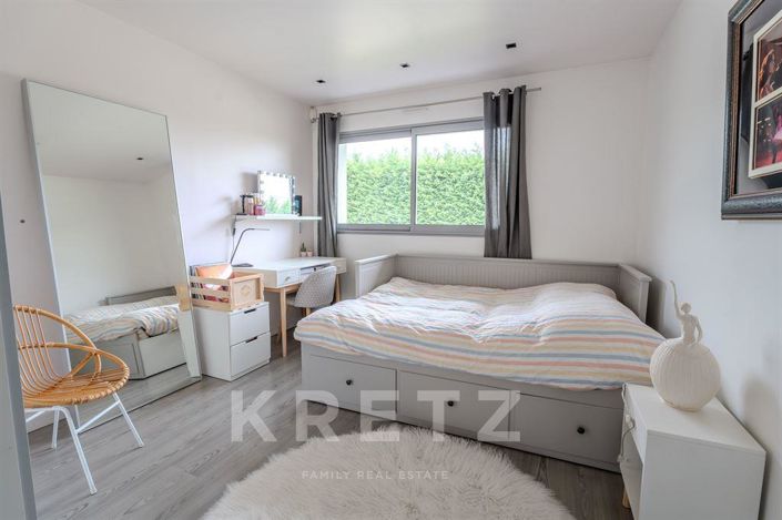 Image No.6-5 Bed House for sale