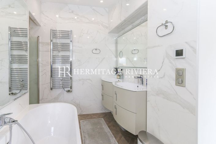 Image No.21-5 Bed House for sale