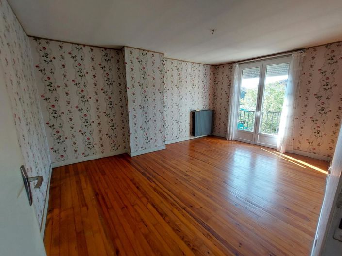 Image No.10-3 Bed House for sale