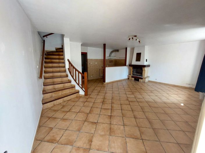 Image No.2-3 Bed House for sale