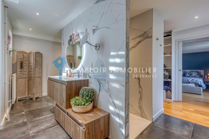 Image No.10-4 Bed House for sale