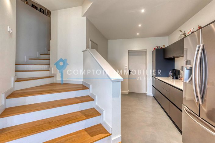 Image No.8-4 Bed House for sale