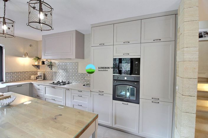 Image No.6-5 Bed House for sale