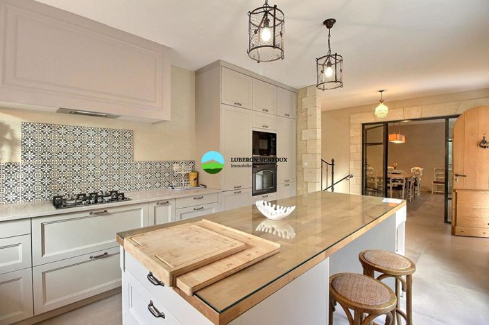 Image No.7-5 Bed House for sale