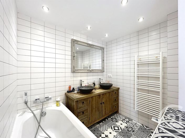 Image No.10-3 Bed Apartment for sale