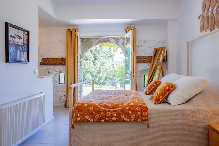 Image No.11-8 Bed House for sale