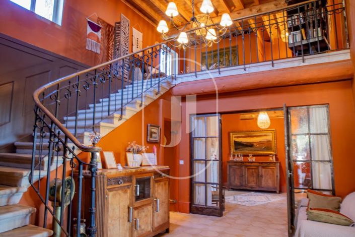 Image No.16-8 Bed House for sale