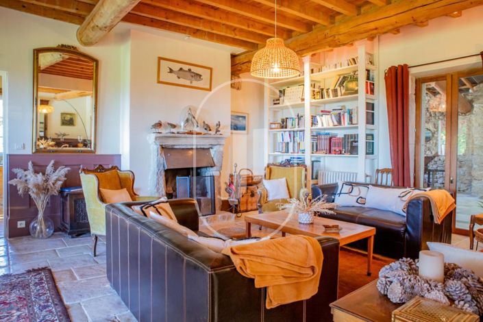 Image No.7-8 Bed House for sale