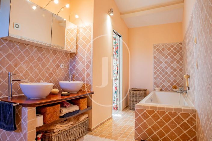 Image No.12-5 Bed House for sale