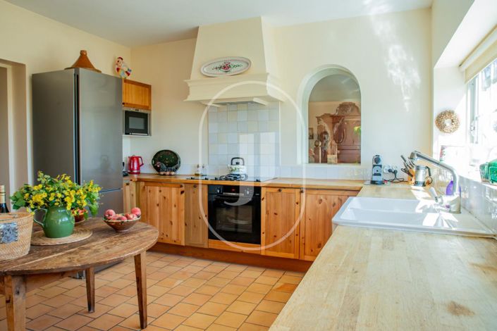 Image No.5-5 Bed House for sale