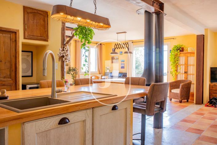 Image No.3-11 Bed House for sale