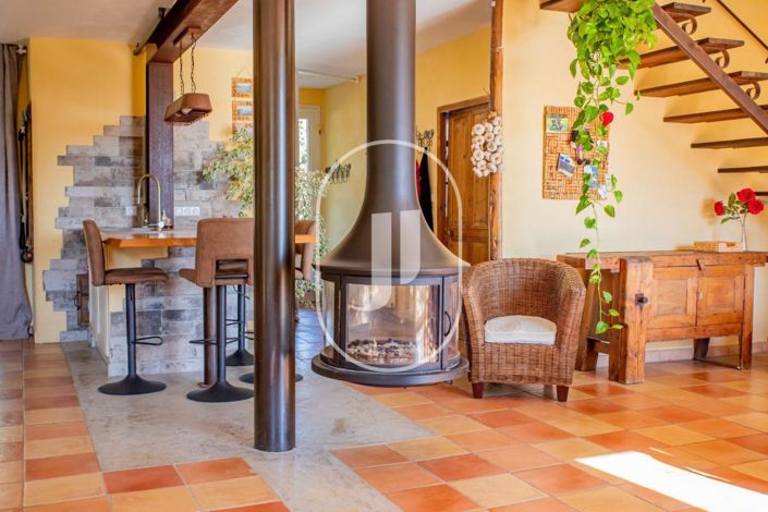 Image No.6-11 Bed House for sale