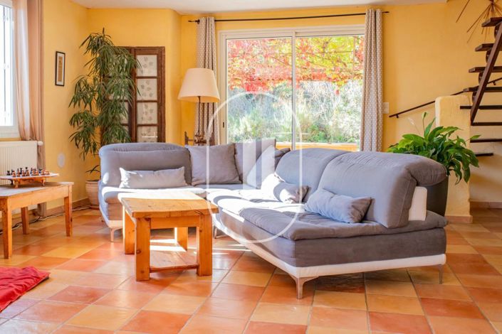 Image No.7-11 Bed House for sale