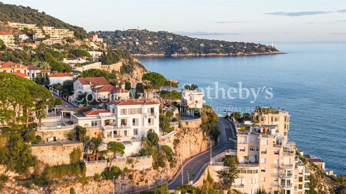 Image No.1-6 Bed Property for sale