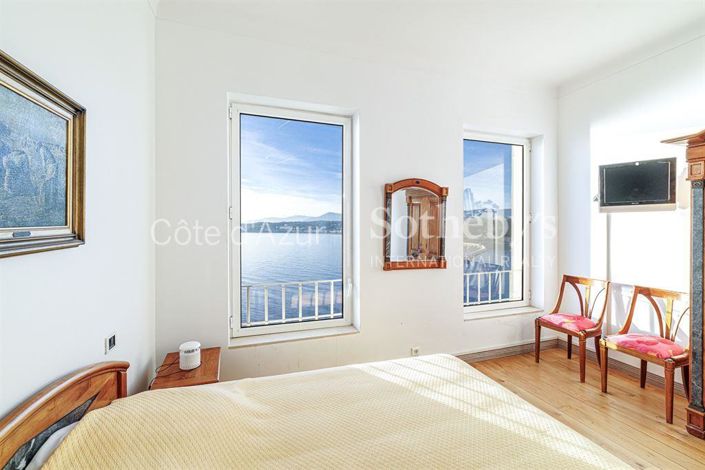 Image No.11-6 Bed Property for sale