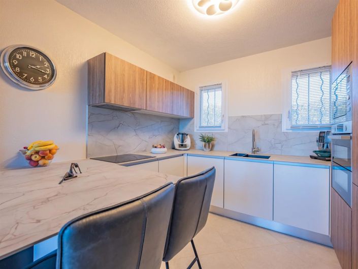 Image No.6-3 Bed House for sale